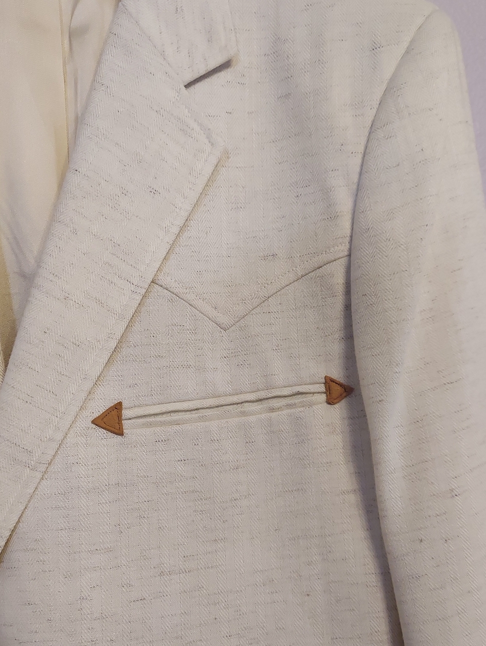 Circle S Western Wear. Cream Men's Blazer - Classic Two-Button Suit Jacket - Picture 11 of 11